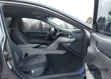 2018 Toyota Camry Le z USA, uszkodzony, nr VIN 4T1B11HK4JU574026